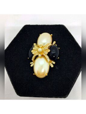Joan Rivers Faux Pearl Rhinestone Cabochon Brooch NWOT
